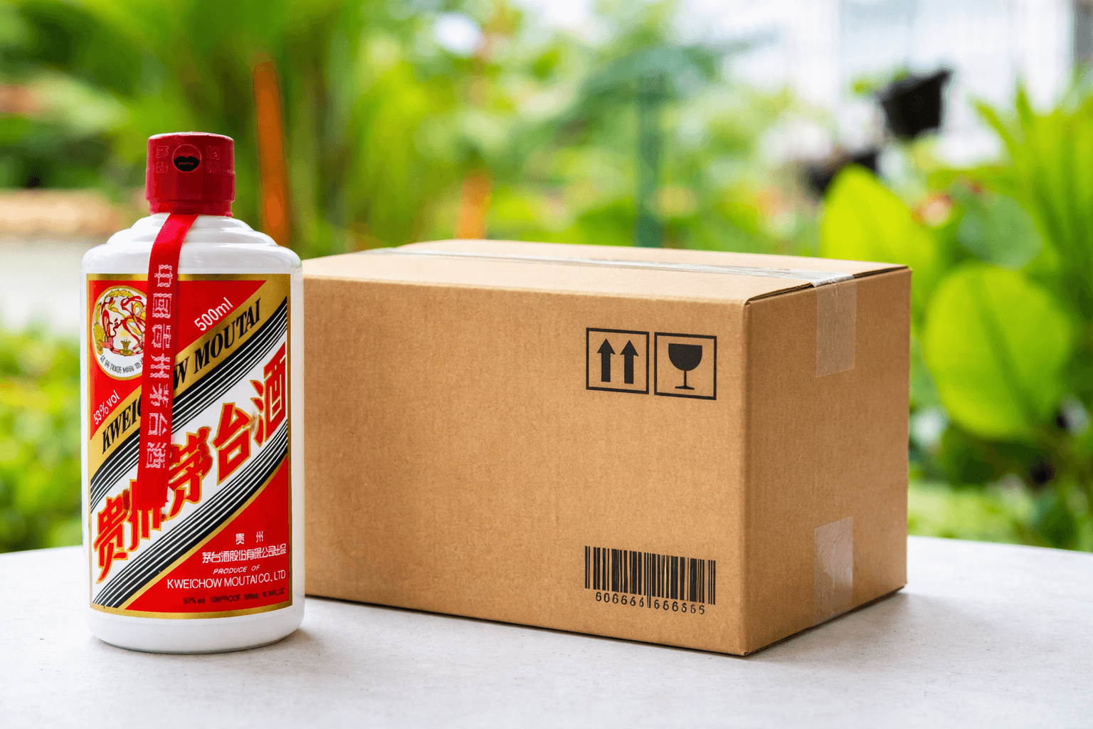 Baijiu bottle packaged in shipping box showing safe U.S. alcohol delivery and legal transport standards