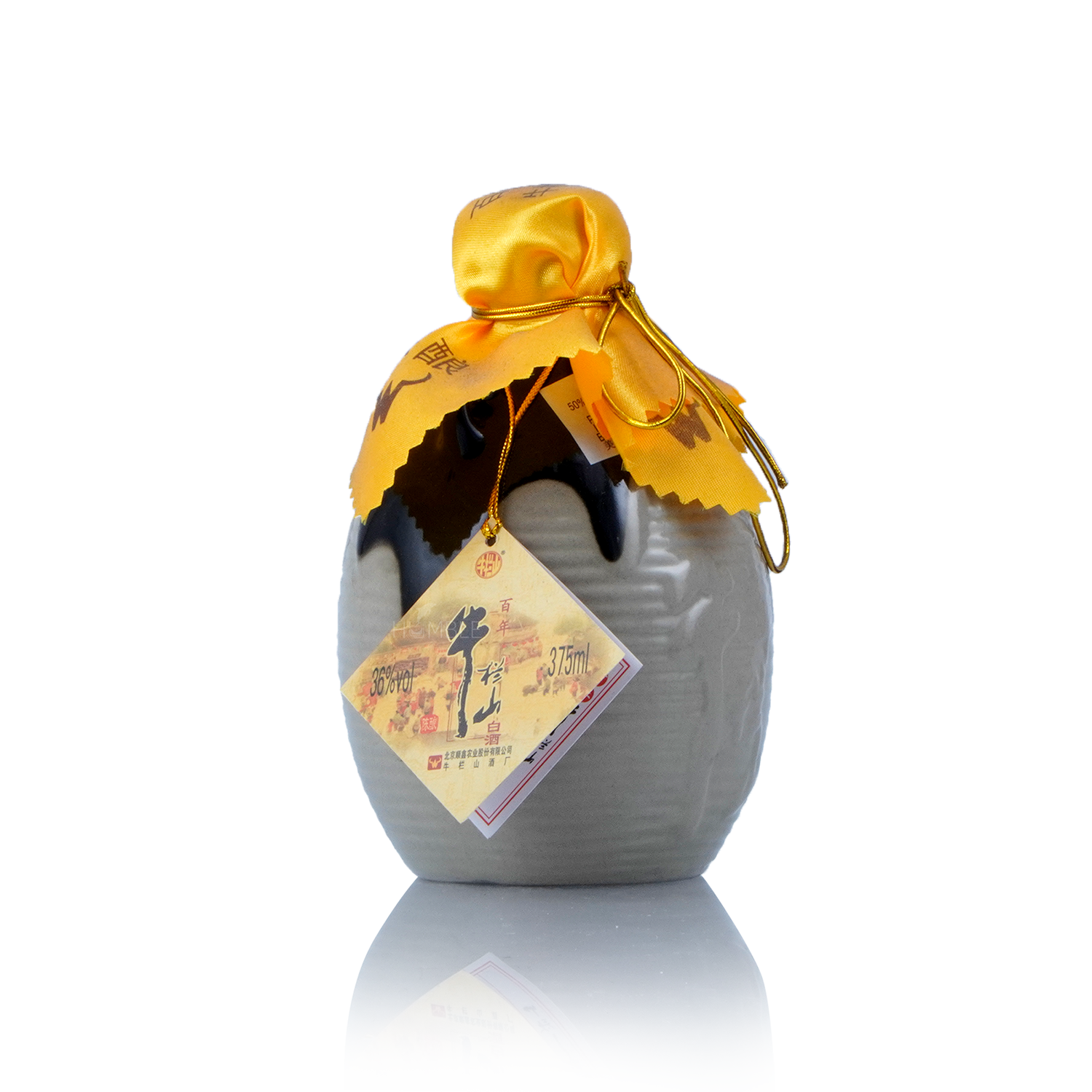 Beijing Niu lan Shan Bai Nian Er Guo Tou Chinese Baijiu 375ml 北京牛栏山百年二锅头酒