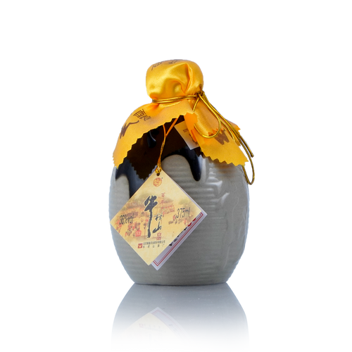 Beijing Niu lan Shan - Bai Nian Er Guo Tou Chinese Baijiu 375ml 北京牛栏山 百年二锅头酒